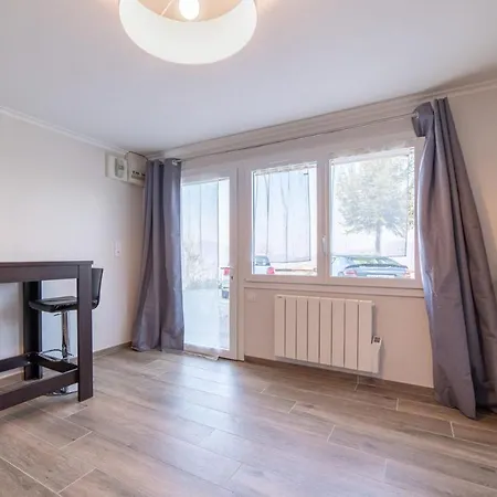 Revard Bellevue Private Studio Apartment *